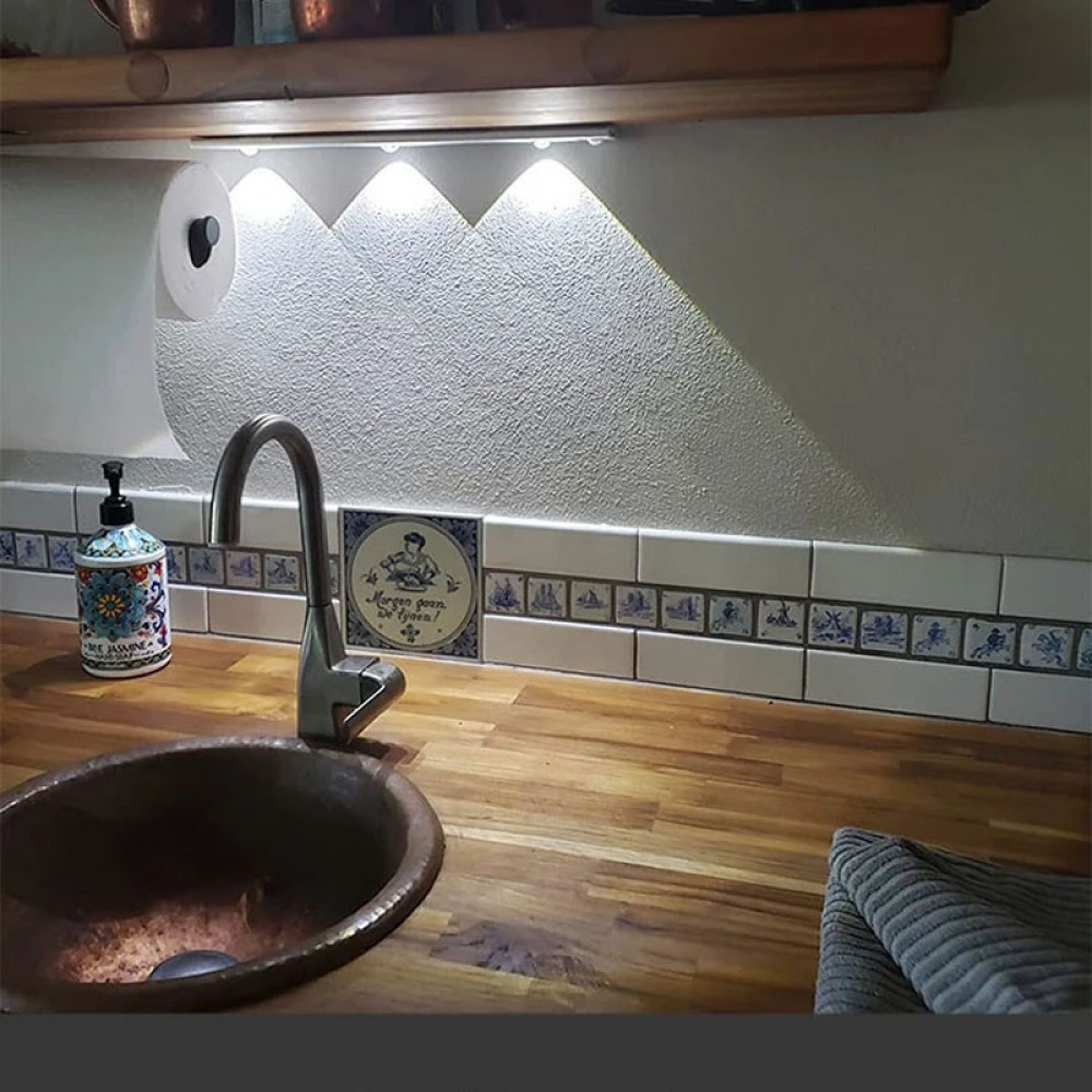 Сенсорный светильник LED с датчиком движения MZ-L1602 (40*10*300mm) Сенсорный светильник LED с датчиком движения MZ-L1602 (40*10*300mm)
