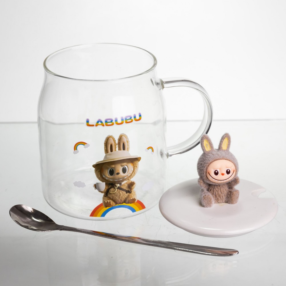 Новогодняя большая стеклянная чашка "Лабуба" с крышкой и ложкой 600 мл, Праздничная кружка чашка для детей на подарок Коричневый FM-56C