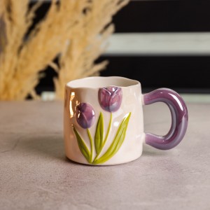 Новогодняя фарфоровая чашка для чая и кофе "Нежный Тюльпан" с 3D декором 400 мл, праздничная кружка чашка на подарок Фиолетовый FM-40C