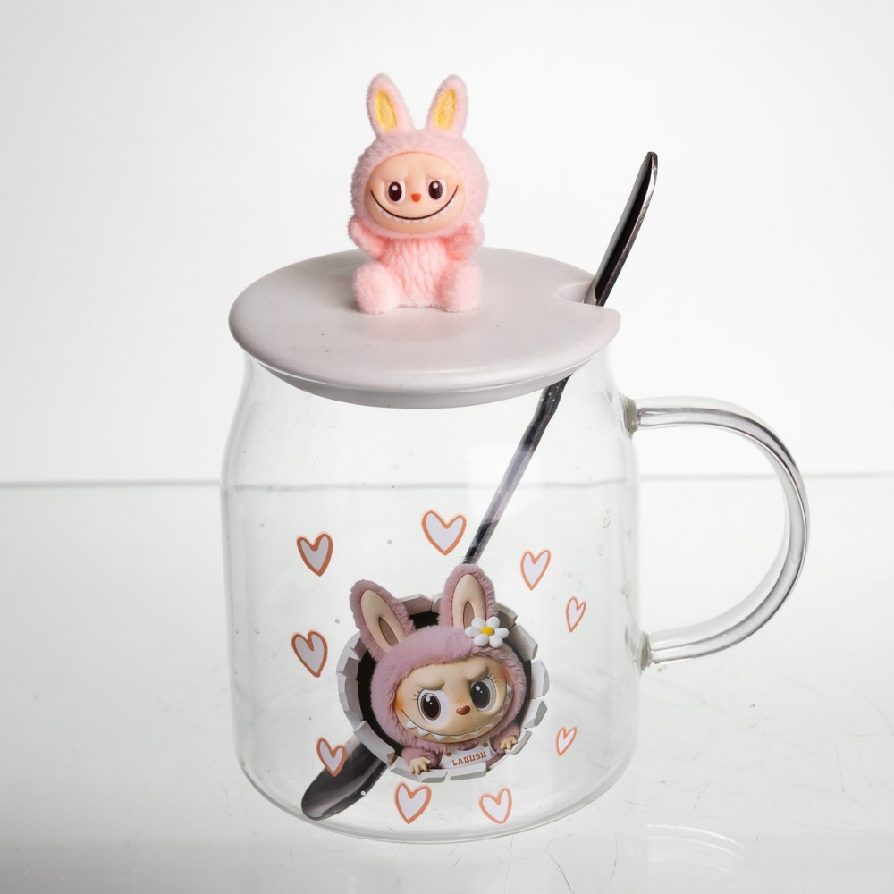 Новогодняя большая стеклянная чашка "Лабуба" с крышкой и ложкой 600 мл, Праздничная кружка чашка для детей на подарок Розовый FM-56B