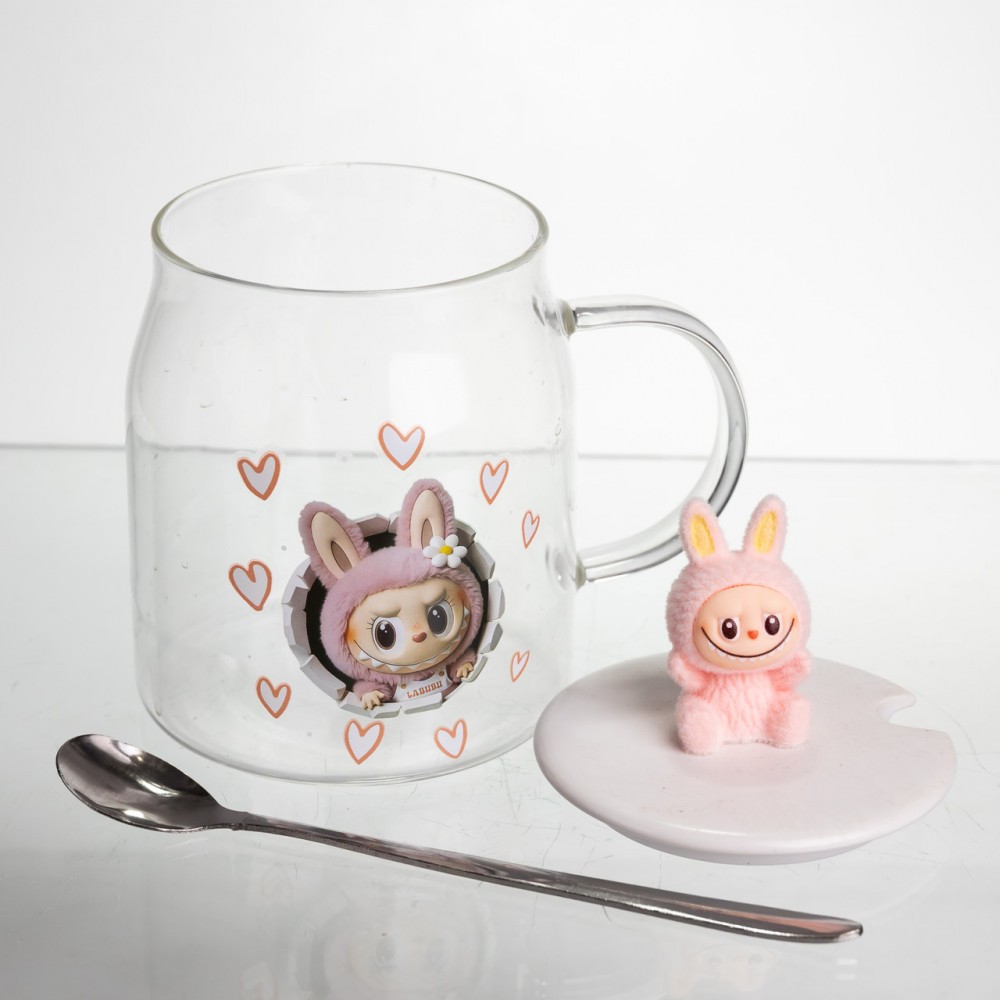 Новогодняя большая стеклянная чашка "Лабуба" с крышкой и ложкой 600 мл, Праздничная кружка чашка для детей на подарок Розовый FM-56B