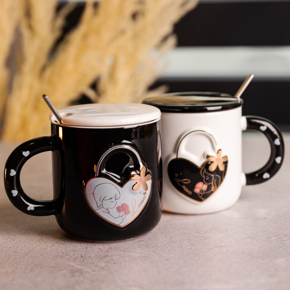 Набор парных фарфоровых чашек с сердцем 2 (шт) по 400 (мл) чашки на подарок с крышкой и ложкой Черный с белым FM-33