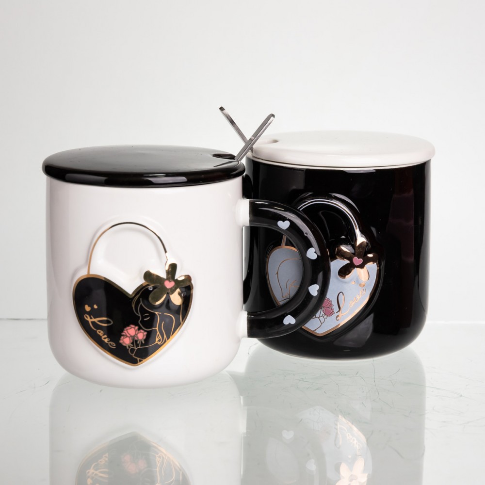 Набор парных фарфоровых чашек с сердцем 2 (шт) по 400 (мл) чашки на подарок с крышкой и ложкой Черный с белым FM-33