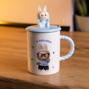Чашка фарфоровая с крышкой и ложкой Labubu 300 (мл) подарочная кружка прикольная чашка для детей на подарок Голубой FM-35B