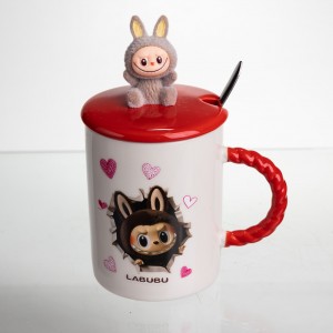 Кубок порцелянова з кришкою і ложкою Labubu 400 (мл) подарункова кружка прикольна чашка для дітей на подарунок Червоний FM-35D