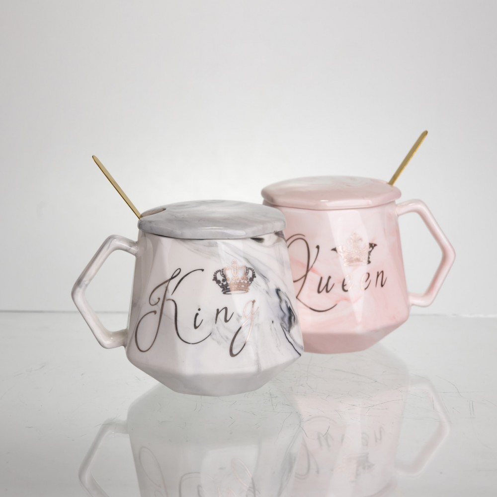 Набор парных фарфоровых чашек Queen&King 2 (шт) по 400 (мл) чашки на подарок с крышкой и ложкой Розовый с голубым FM-31