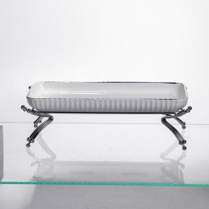 Фарфоровое блюдо для сервировки на металлической подставке 29.5×12×9 (см) Белый с серебром LB-1565S