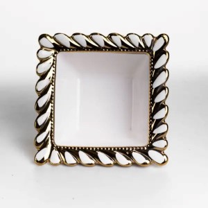 Тарелка глубокая фарфоровая Tiffany квадратная 15х15х7 см ML2007