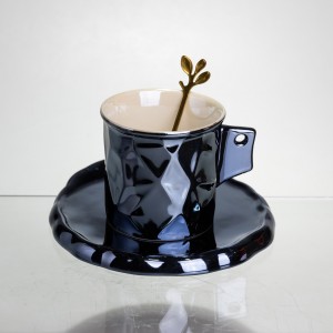 Чашка порцелянова для кави 200 (мл) з блюдцем і ложкою, гарна чашка в подарунок Чорний FM-2A