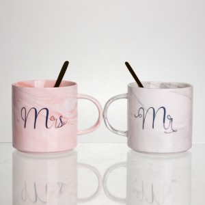 Набор парных фарфоровых чашек Mr&Mis 2 (шт) по 400 (мл) чашки на подарок с ложкой FM-28