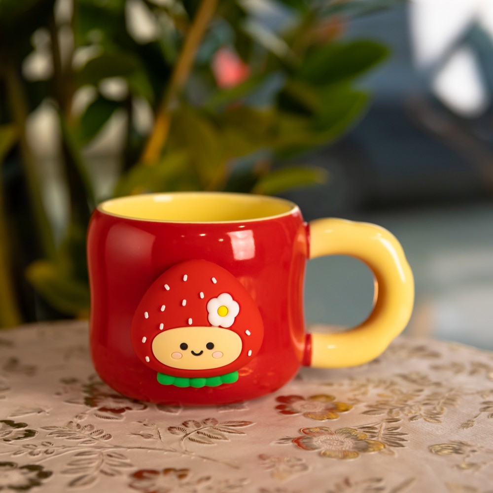 Чашка фарфоровая с магнитом Клубника 400 (мл) подарочная кружка прикольная чашка для детей на подарок Красный с желтым FM-53B