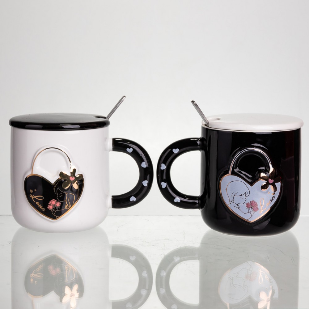 Набор парных фарфоровых чашек с сердцем 2 (шт) по 400 (мл) чашки на подарок с крышкой и ложкой Черный с белым FM-33